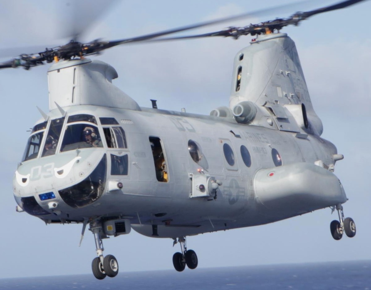 hmm-163 evil eyes marine medium helicopter squadron ch-46e sea knight usmc uss boxer lhd-4 26