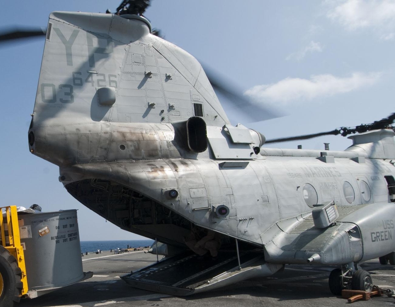 hmm-163 evil eyes marine medium helicopter squadron ch-46e sea knight usmc 31