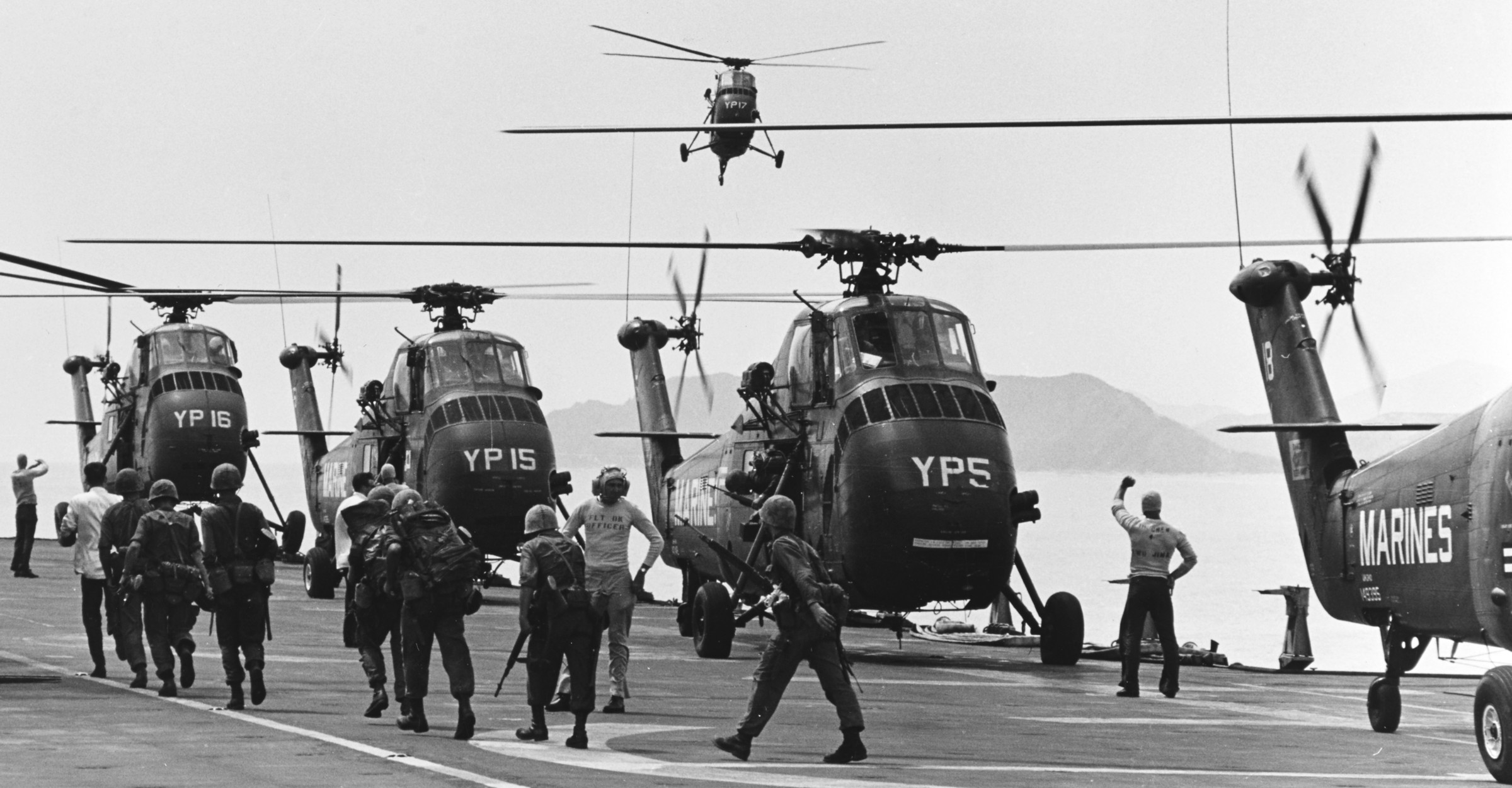 hmm-163 evil eyes marine medium helicopter squadron uh-34d seahorse usmc uss iwo jima lph-2 vietnam war 39