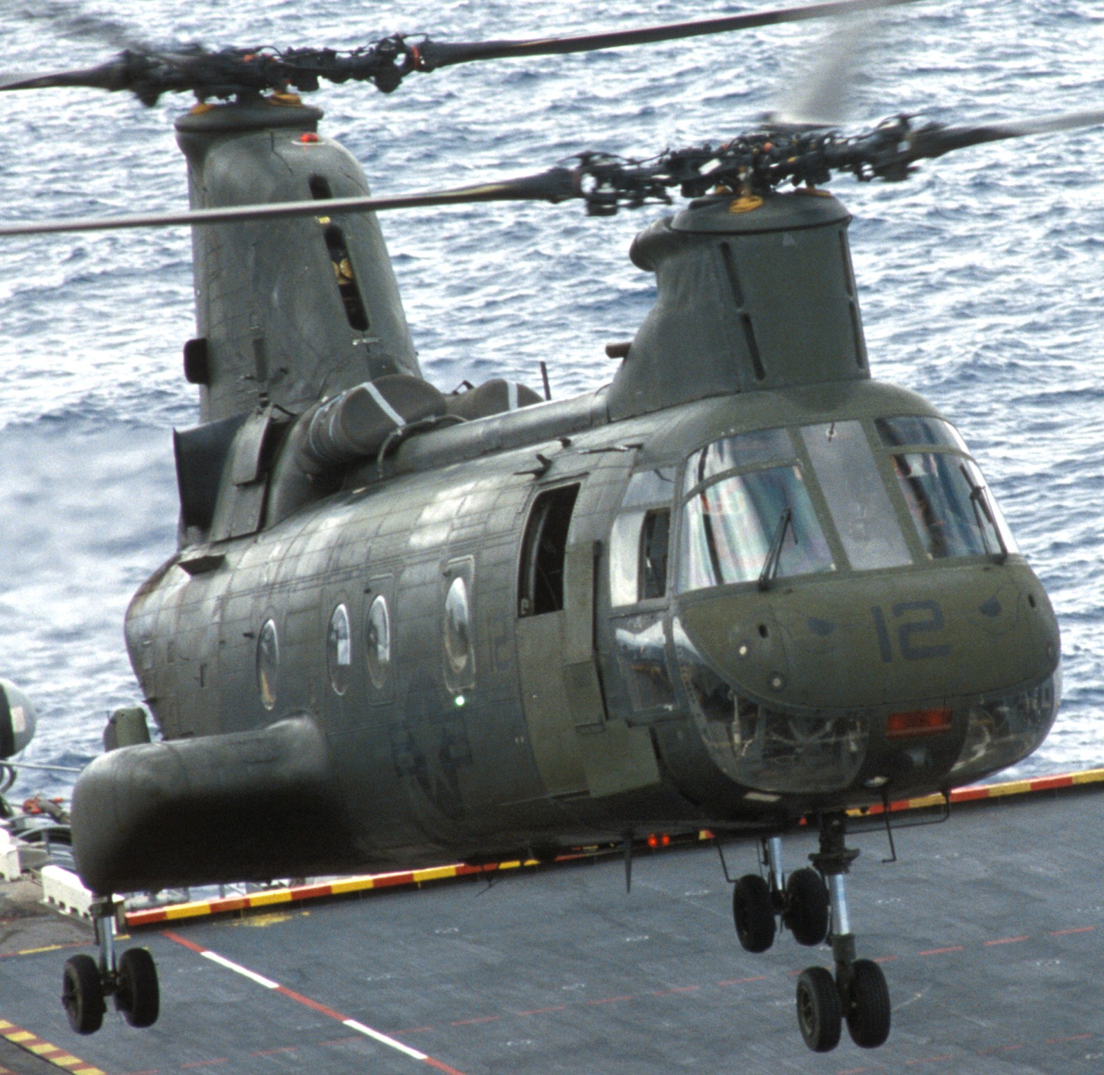 hmm-163 evil eyes marine medium helicopter squadron ch-46e sea knight usmc 47