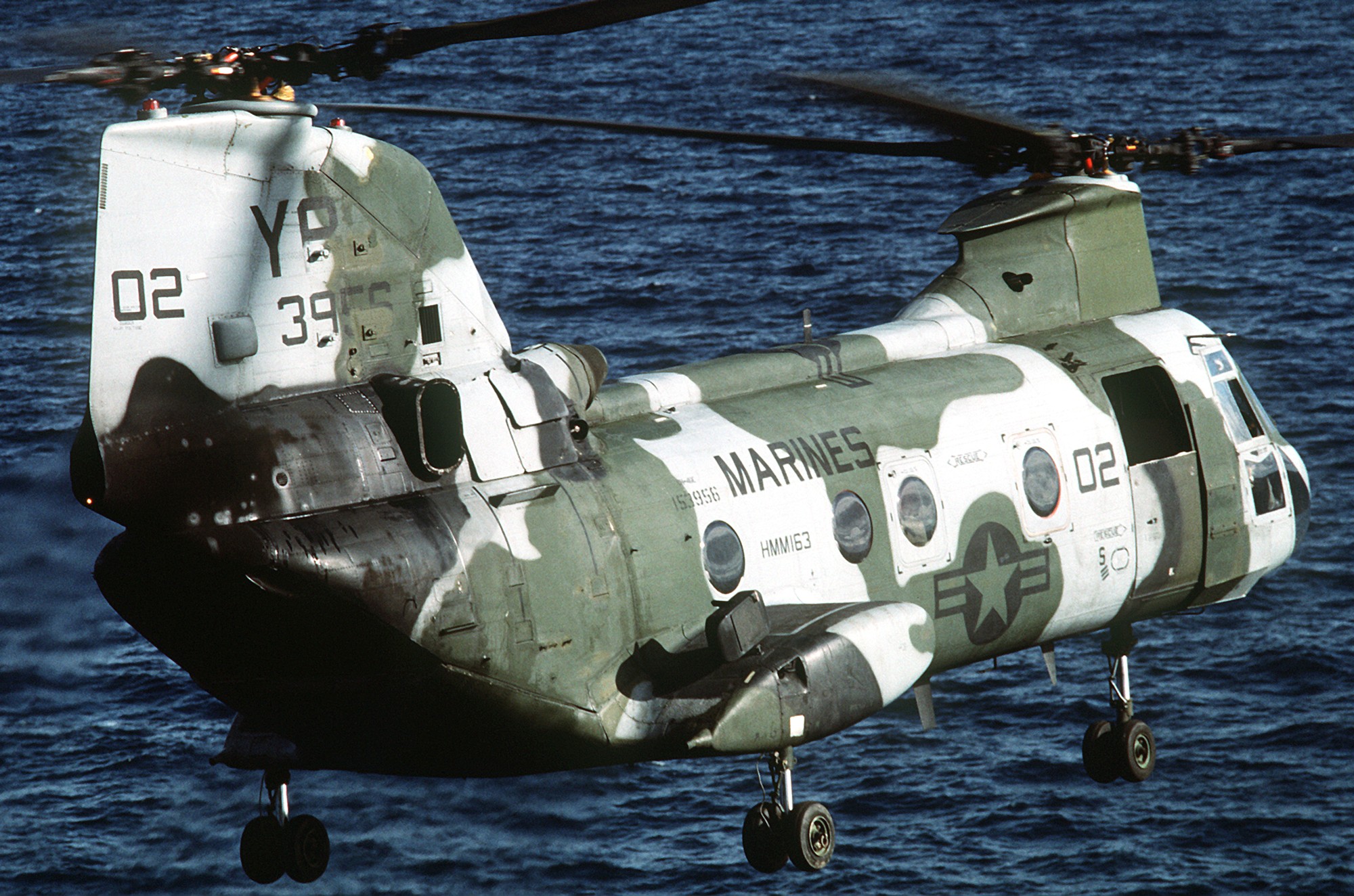 hmm-163 evil eyes marine medium helicopter squadron ch-46e sea knight usmc uss tarawa lha-1 59