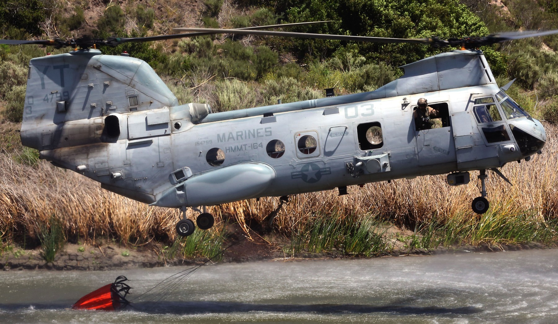 hmmt-164 knightriders ch-46 sea knight marine medium helicopter training squadron usmc 22