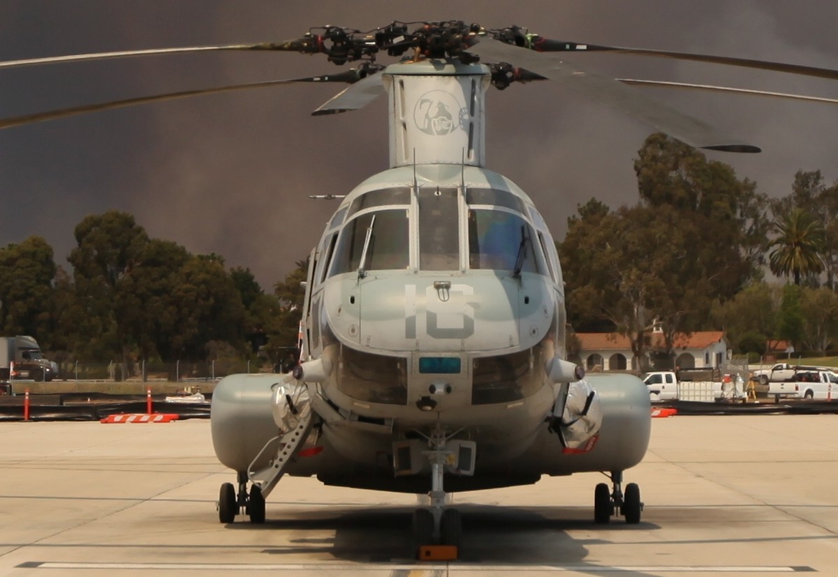 hmmt-164 knightriders ch-46 sea knight marine medium helicopter training squadron camp pendleton california wildfire 27