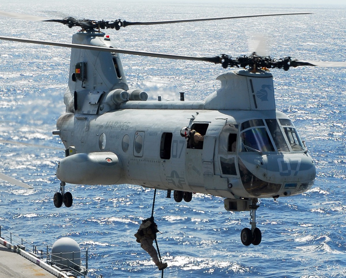 hmm-165 white knights ch-46e sea knight marine medium helicopter squadron usmc 18