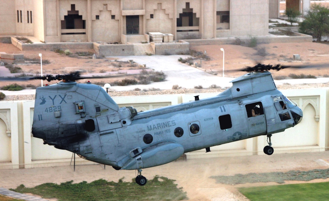 hmm-166 sea elk ch-46e sea knight marine medium helicopter squadron usmc doha qatar 13