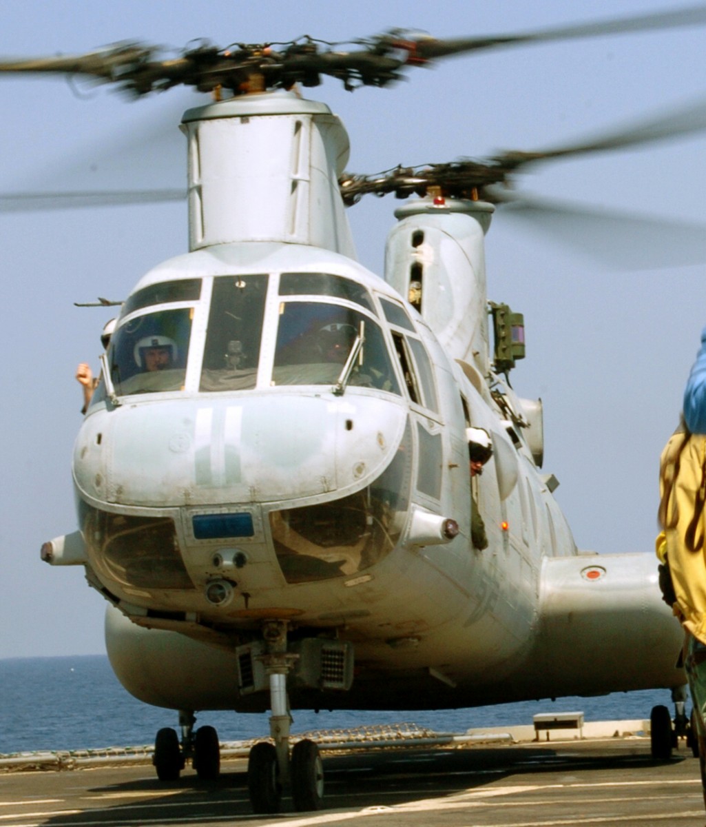 hmm-166 sea elk ch-46e sea knight marine medium helicopter squadron usmc 30