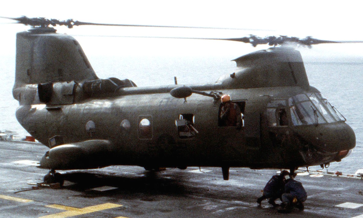 hmm-261 raging bulls ch-46e sea knight marine medium helicopter squadron usmc operation urgent fury grenada 1983 33