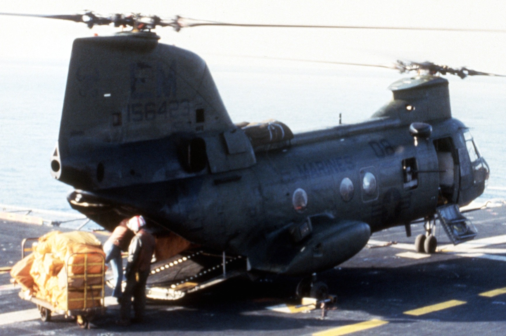 hmm-261 raging bulls ch-46e sea knight marine medium helicopter squadron lph-9 uss guam lebanon 1983 42