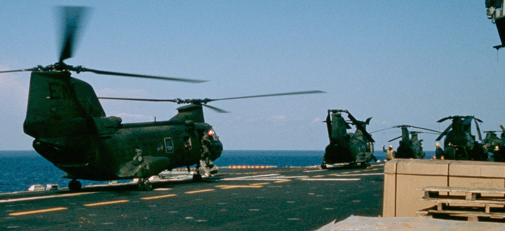 hmm-261 raging bulls ch-46e sea knight marine medium helicopter squadron lph-9 uss guam lebanon 52