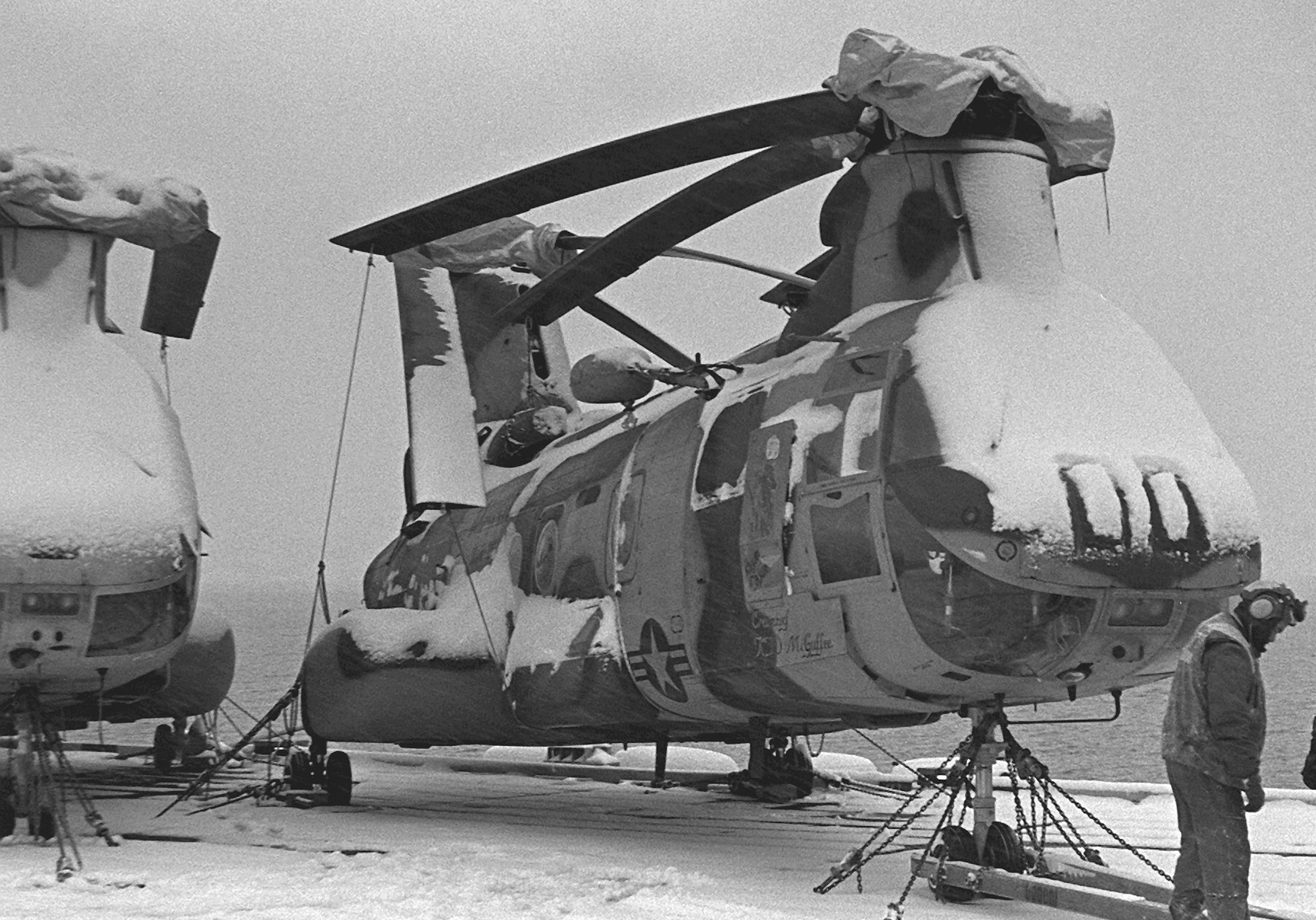 hmm-263 thunder chickens ch-46e sea knight marine medium helicopter squadron nato exercise team work 1992 norway 42