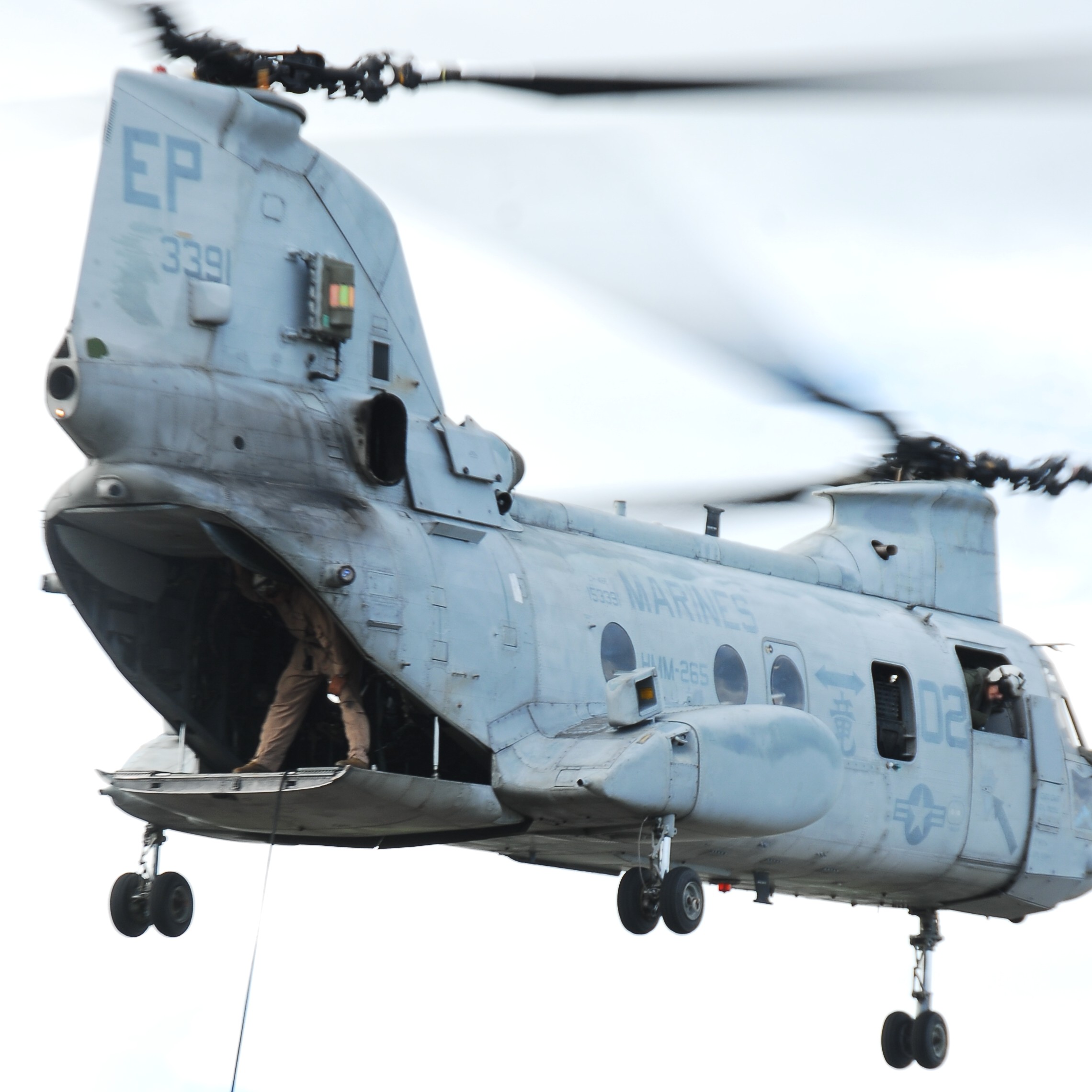 hmm-265 dragons ch-46e sea knight marine medium helicopter squadron usmc clark air base philippines 25