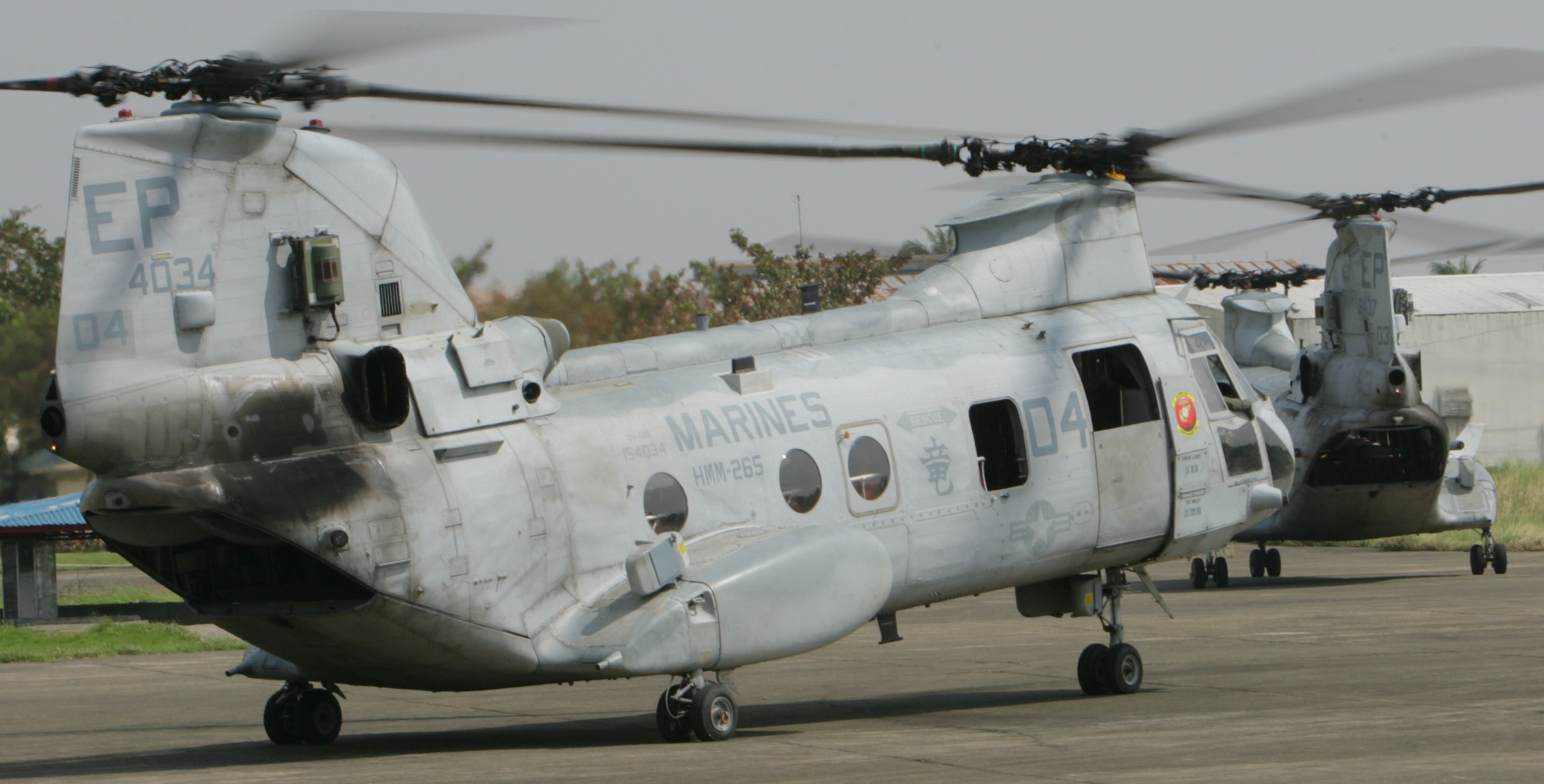 hmm-265 dragons ch-46e sea knight marine medium helicopter squadron usmc typhoon megi philippines 35