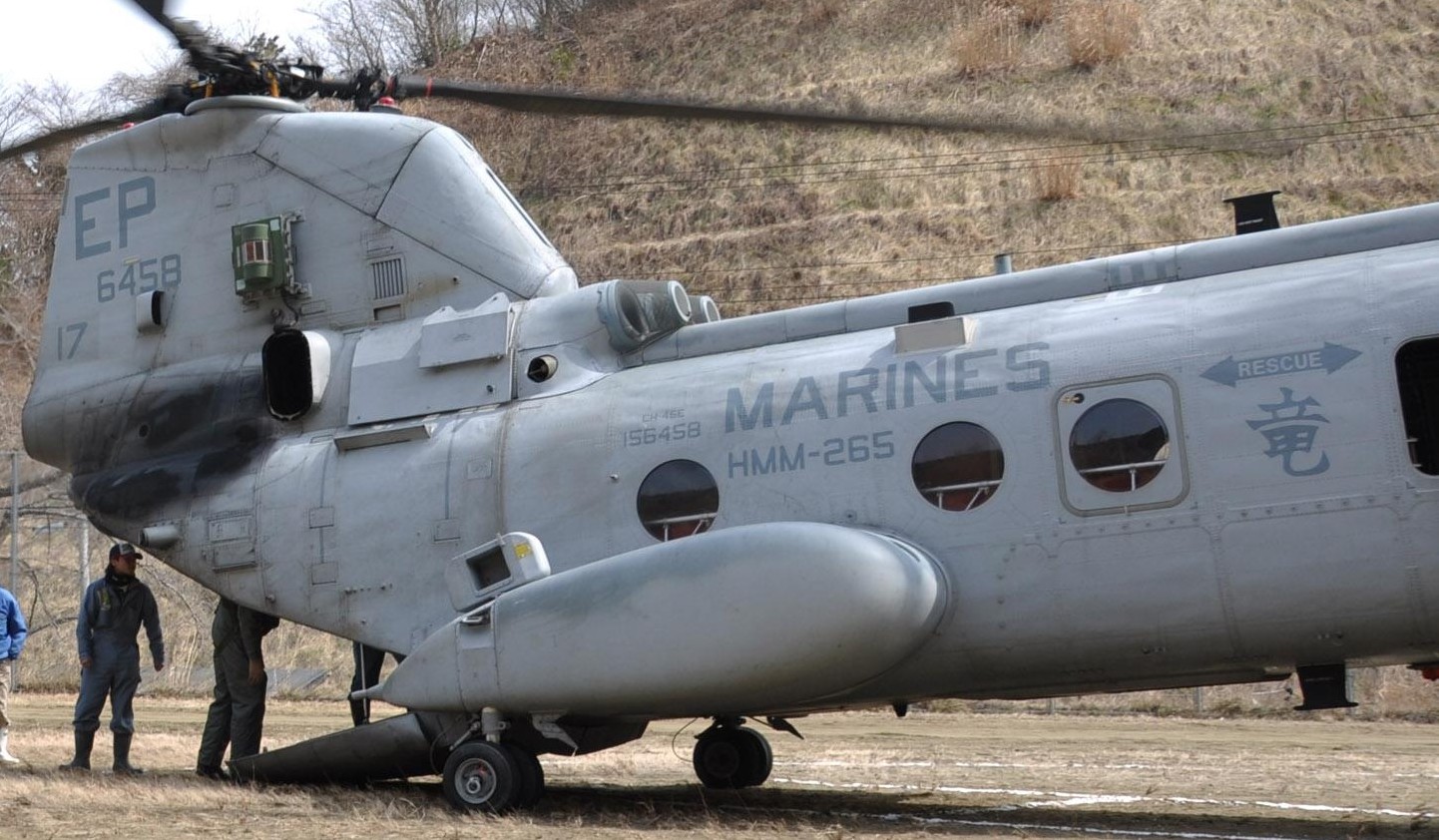 hmm-265 dragons ch-46e sea knight marine medium helicopter squadron operation tomodachi japan 42