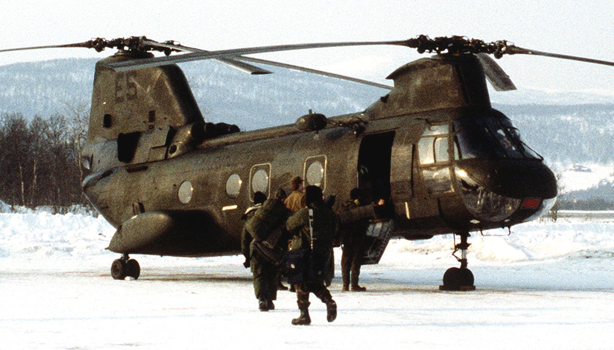 hmm-266 fighting griffins ch-46e sea knight marine medium helicopter squadron usmc nato exercise cold winter 1987 11