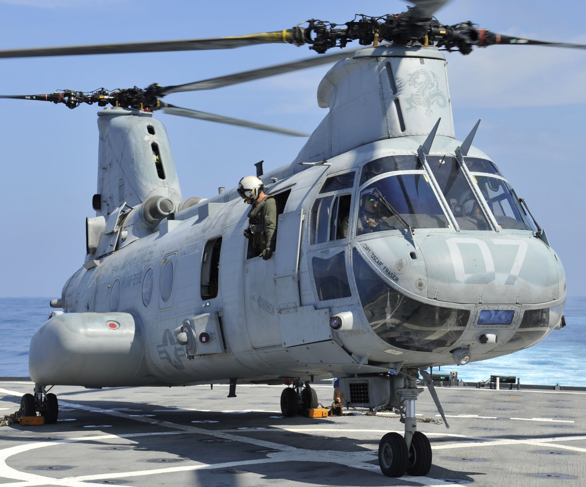 hmm-268 red dragons ch-46e sea knight marine medium helicopter squadron lsd-52 uss pearl harbor 59