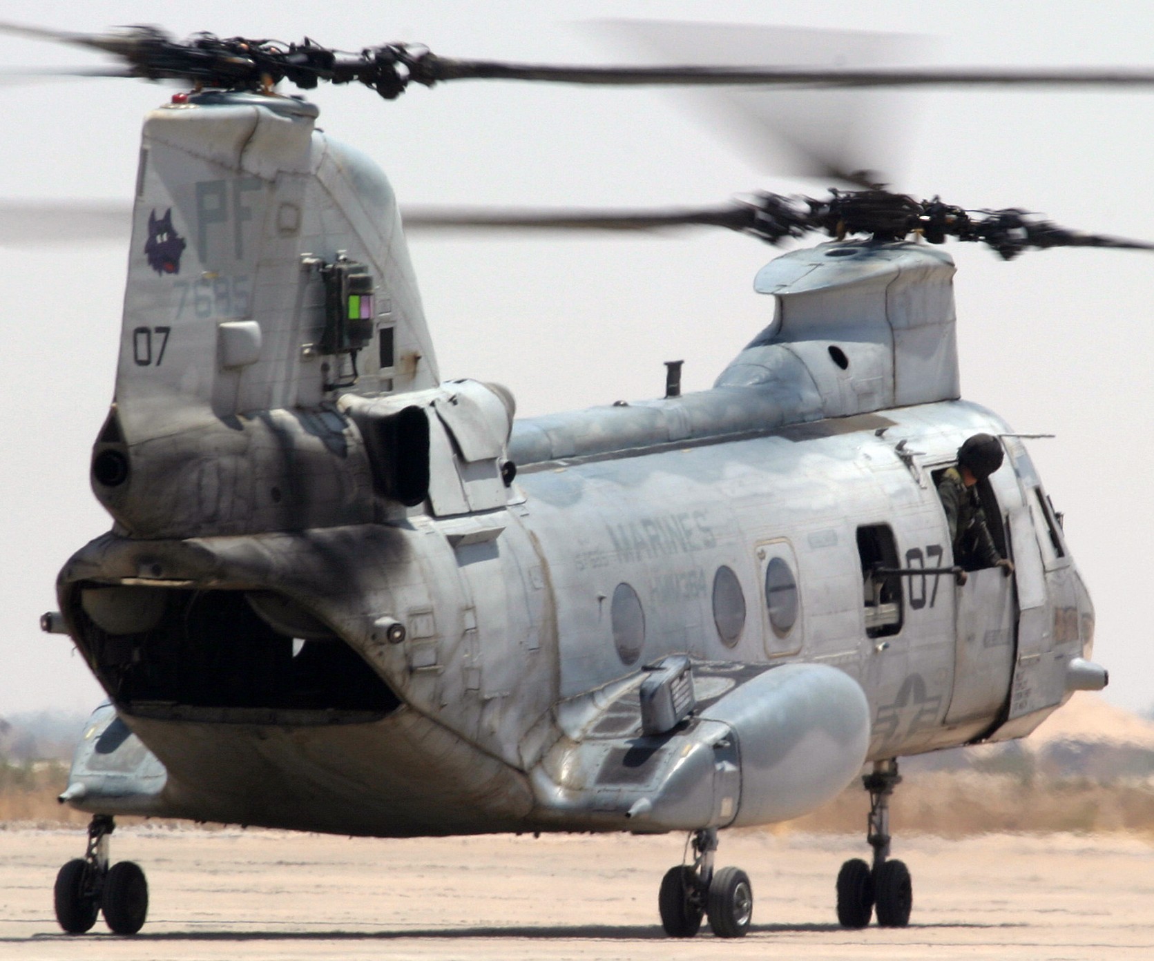 hmm-364 purple foxes ch-46e sea knight marine medium helicopter squadron usmc al kut iraq 2003