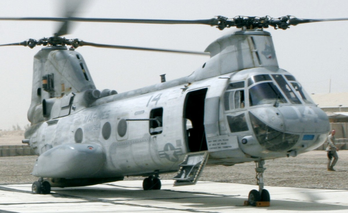 hmm-364 purple foxes ch-46e sea knight marine medium helicopter squadron usmc camp fallujah iraq 09