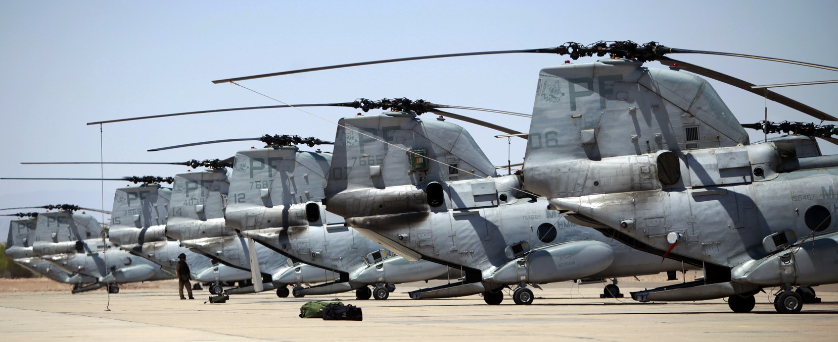 hmm-364 purple foxes ch-46e sea knight marine medium helicopter squadron naf el centro california 15