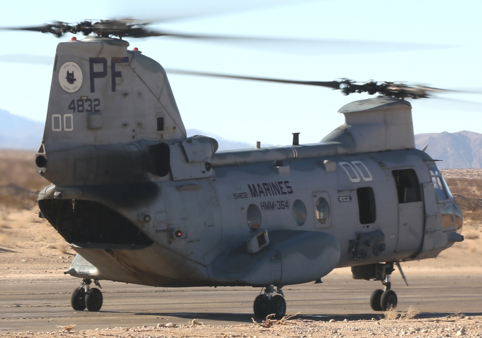 hmm-364 purple foxes ch-46e sea knight marine medium helicopter squadron mcagcc twentynine palms california 56