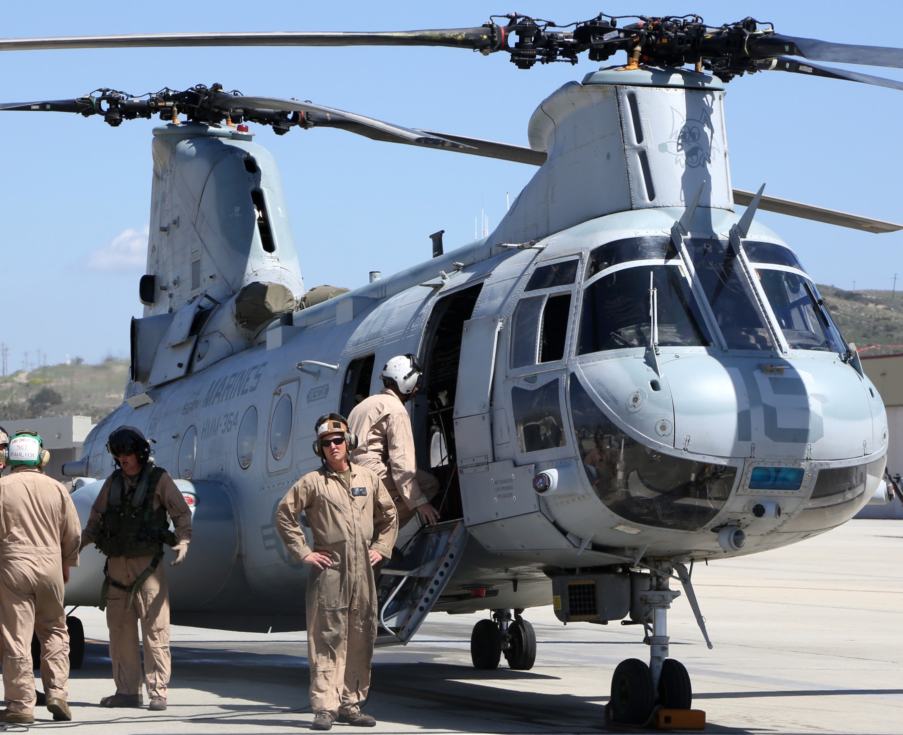 hmm-364 purple foxes ch-46e sea knight marine medium helicopter squadron camp pendleton california 59