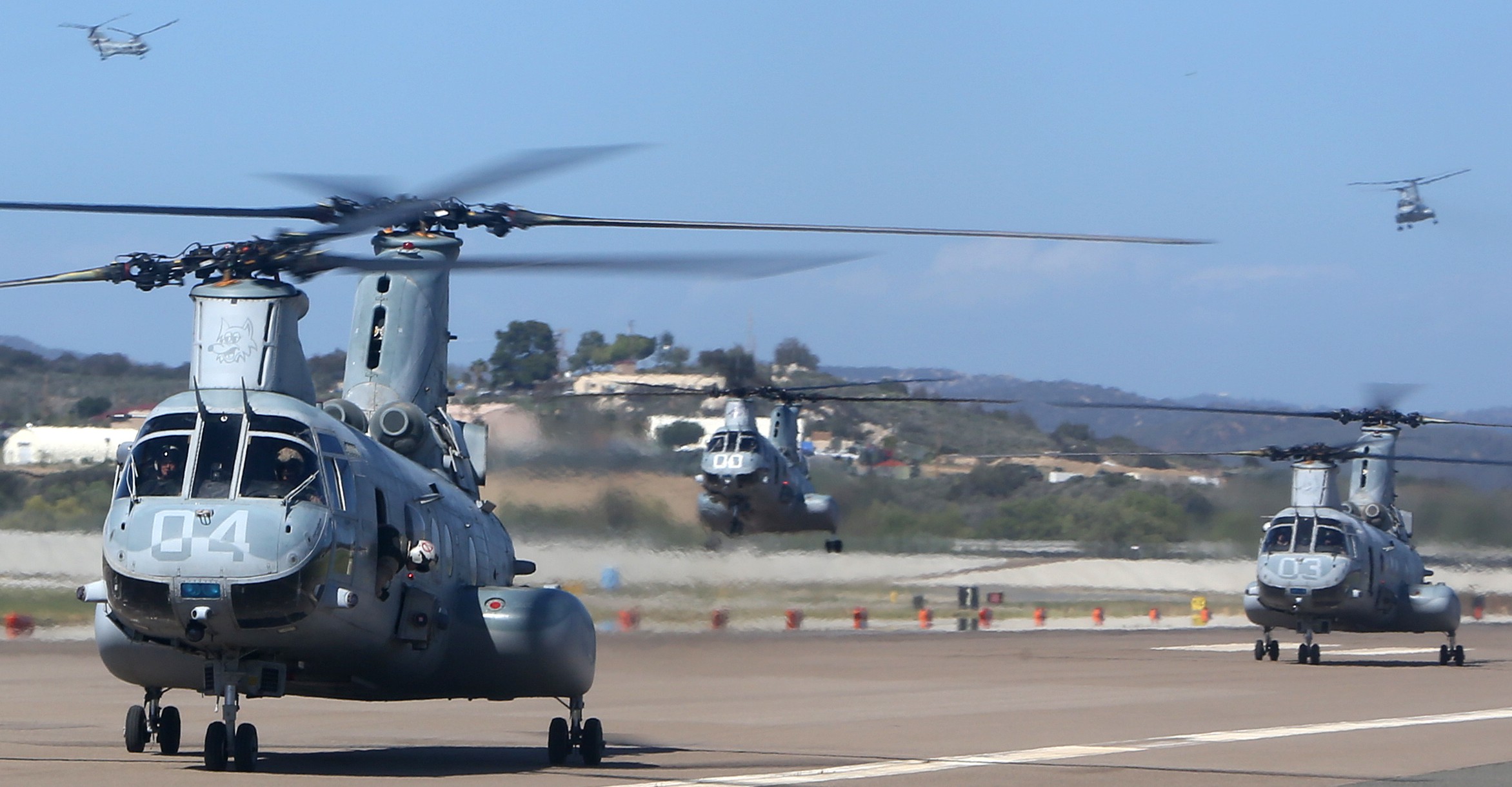 hmm-364 purple foxes ch-46e sea knight marine medium helicopter squadron camp pendleton california 64