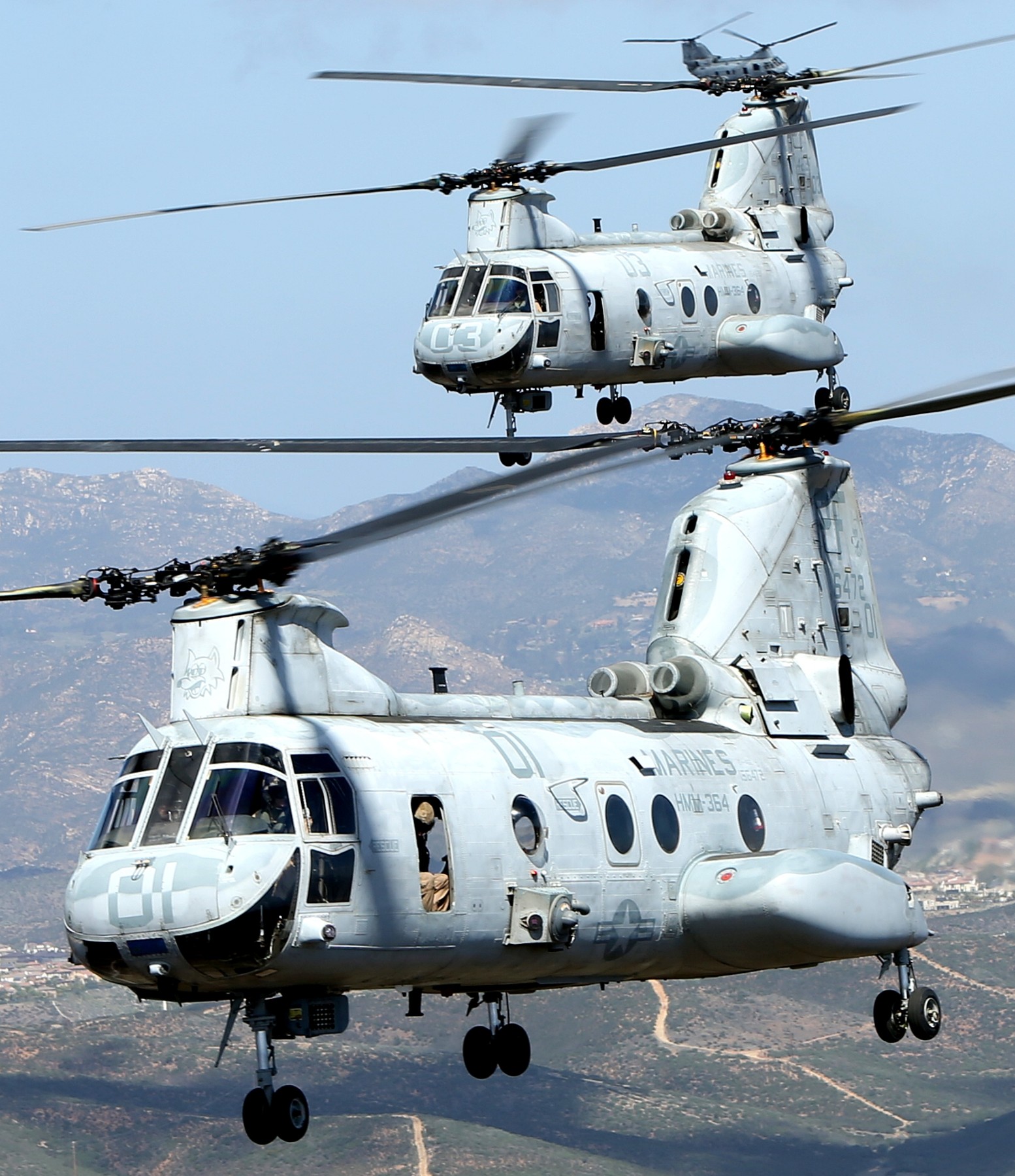 hmm-364 purple foxes ch-46e sea knight marine medium helicopter squadron fly the barn california 73