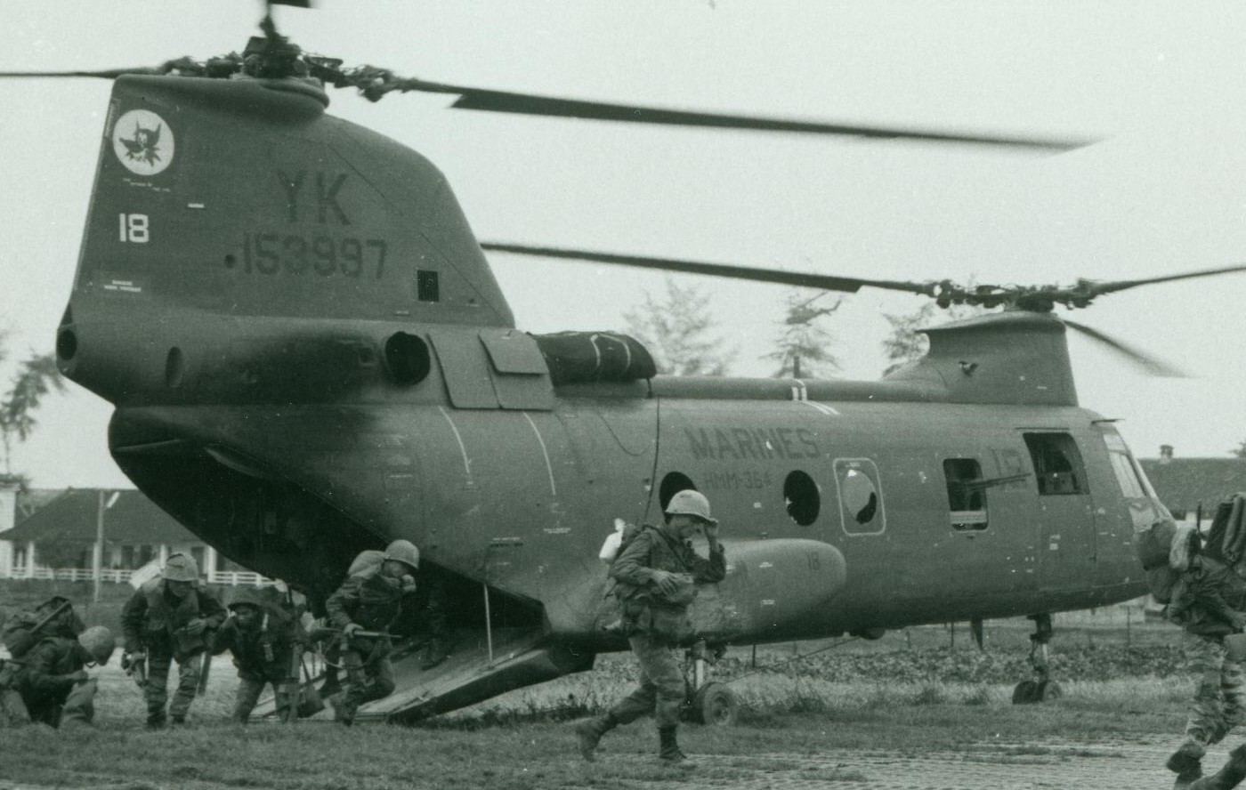 hmm-364 purple foxes ch-46e sea knight marine medium helicopter squadron usmc hue city vietnam 1968