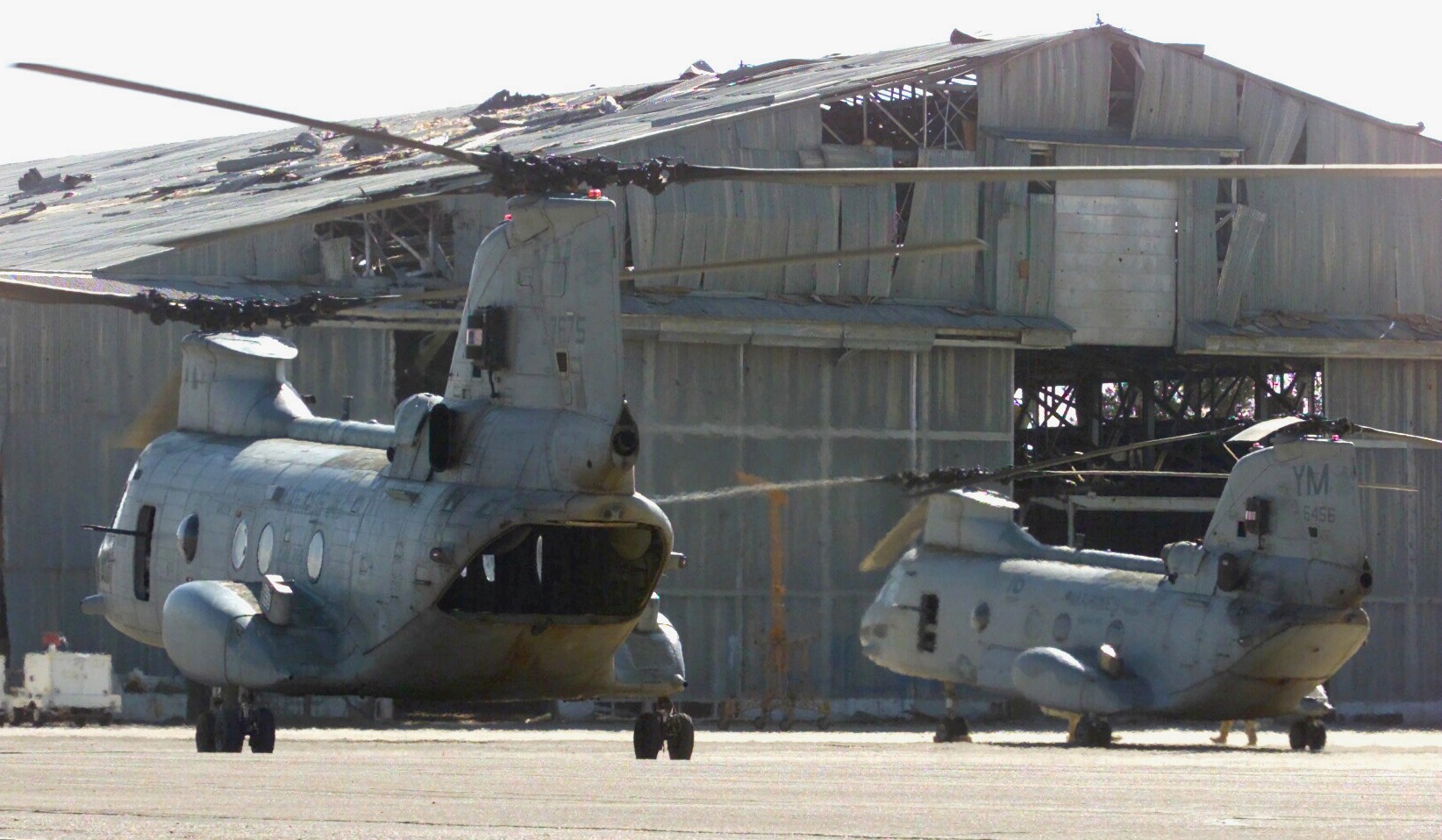 hmm-365 blue knights ch-46e sea knight marine medium helicopter squadron enduring freedom kandahar 07