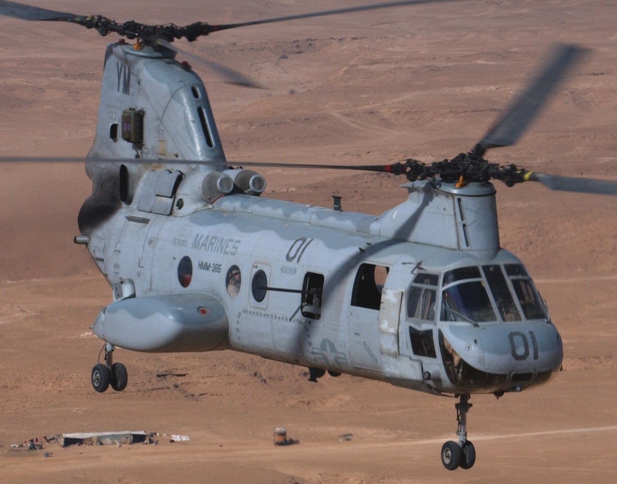 hmm-365 blue knights ch-46e sea knight marine medium helicopter squadron usmc iraq 2004