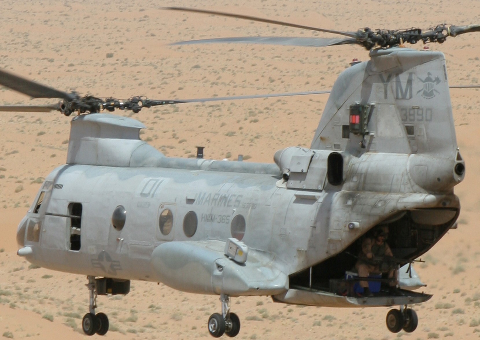 hmm-365 blue knights ch-46e sea knight marine medium helicopter squadron usmc camp dwyer afghanistan 30