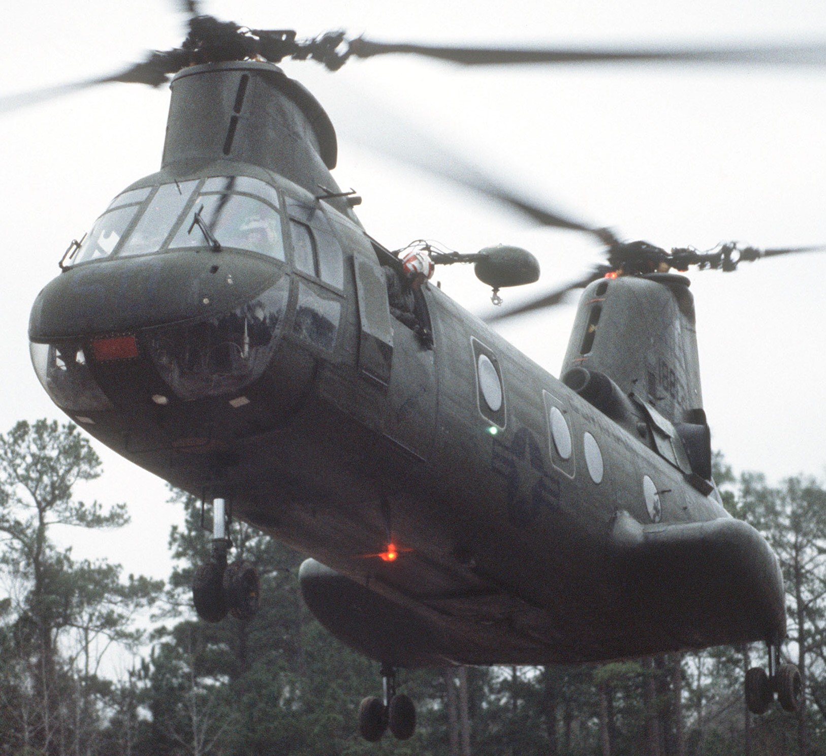 hmm-365 blue knights ch-46e sea knight marine medium helicopter squadron usmc camp lejeune 38