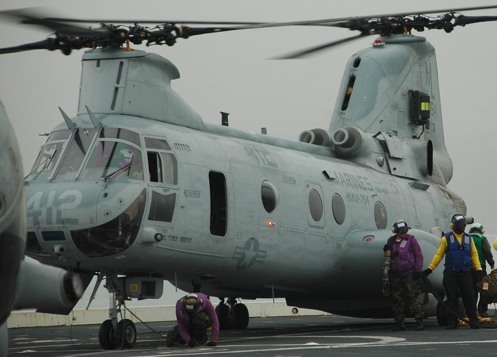 hmm-764 moonlight insignia crest patch badge ch-46e sea knight marine medium helicopter squadron southern partnership station peru 2010