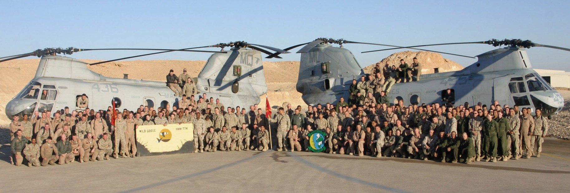 hmm-774 moonlight ch-46e sea knight marine medium helicopter squadron usmc al asad airbase iraq 03