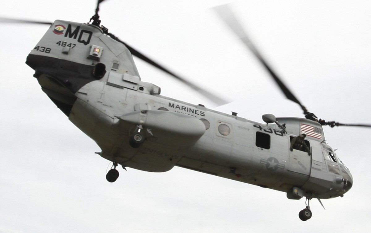 hmm-774 moonlight ch-46e sea knight marine medium helicopter squadron usmc 12