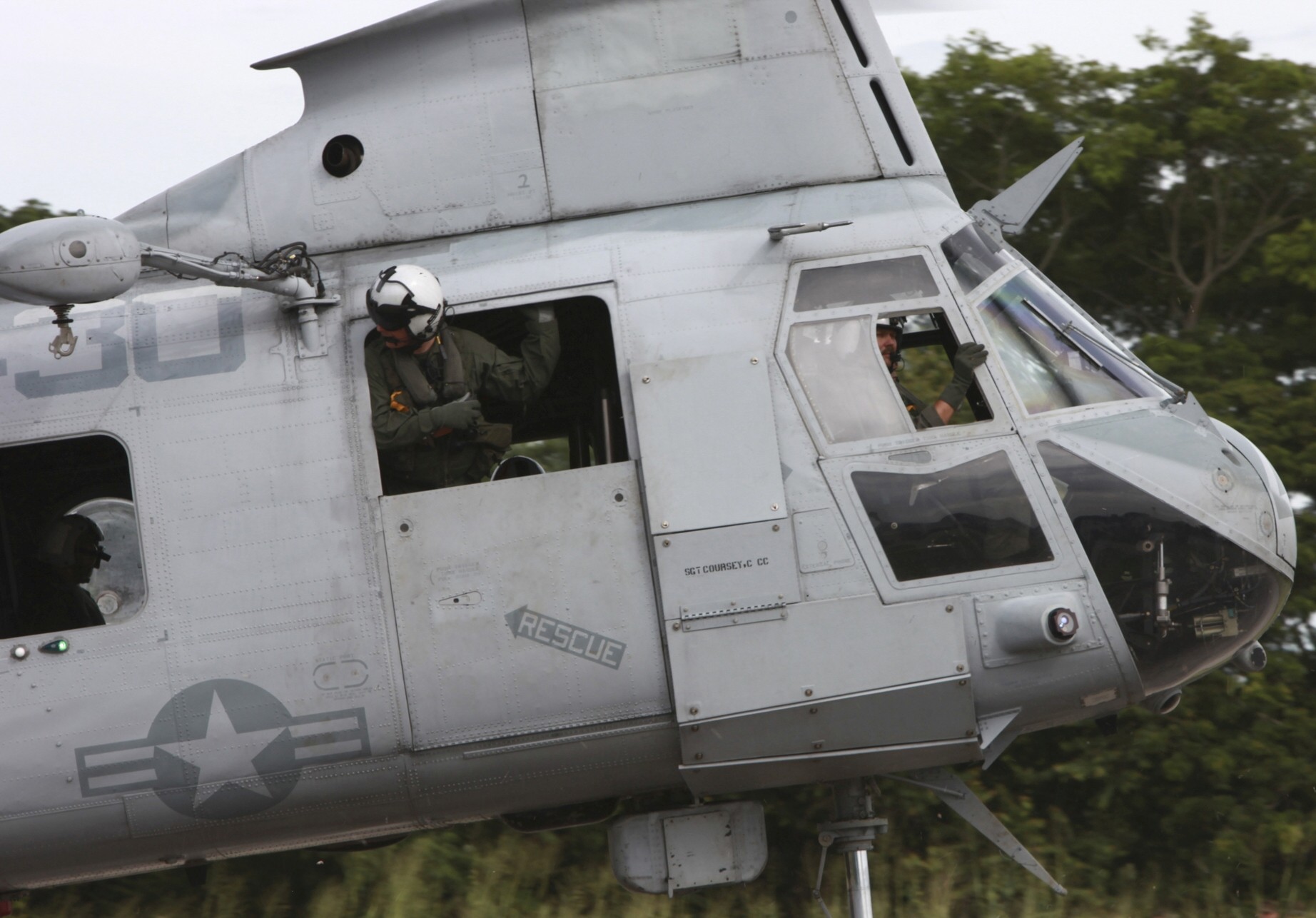 hmm-774 moonlight ch-46e sea knight marine medium helicopter squadron usmc covenas naval base colombia 14