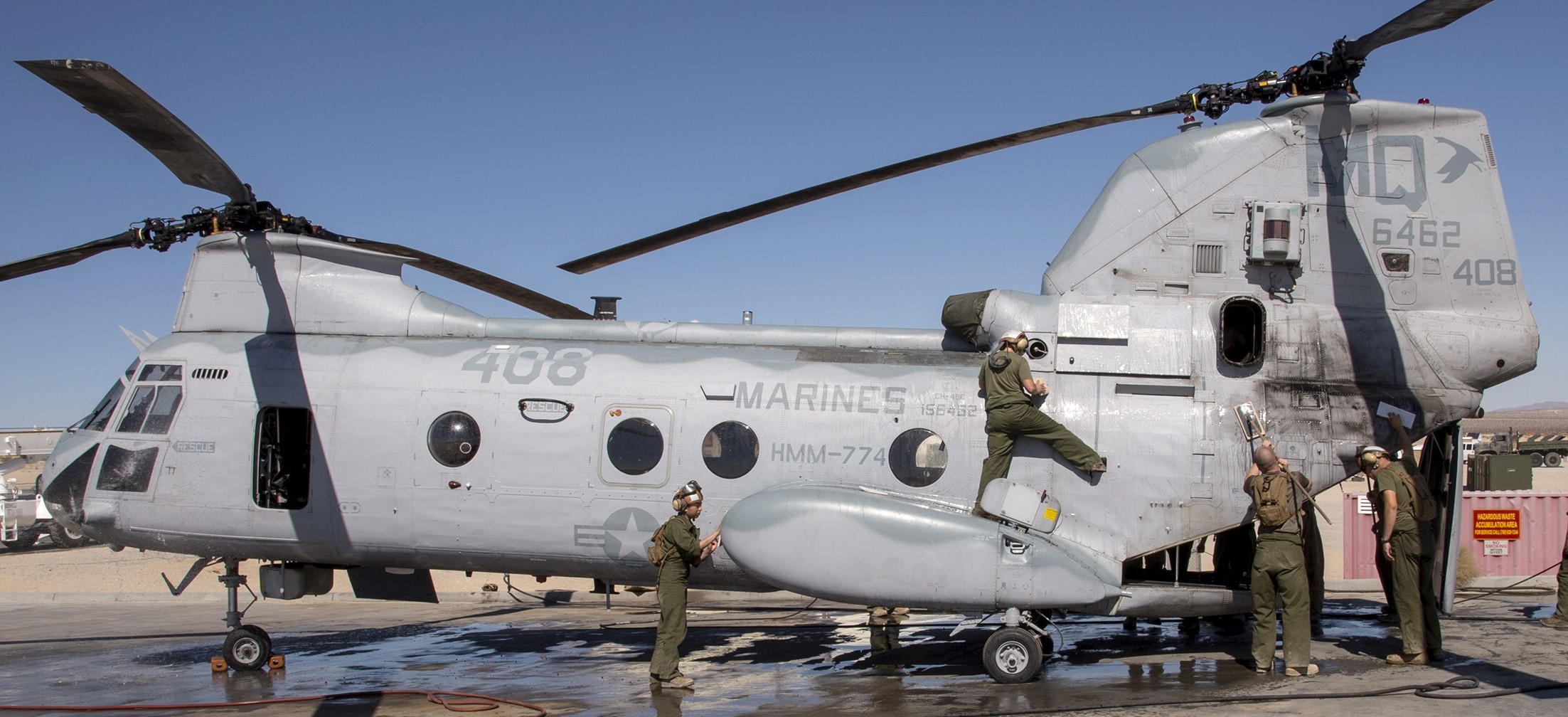 hmm-774 moonlight ch-46e sea knight marine medium helicopter squadron usmc mcagcc twentynine palms 39