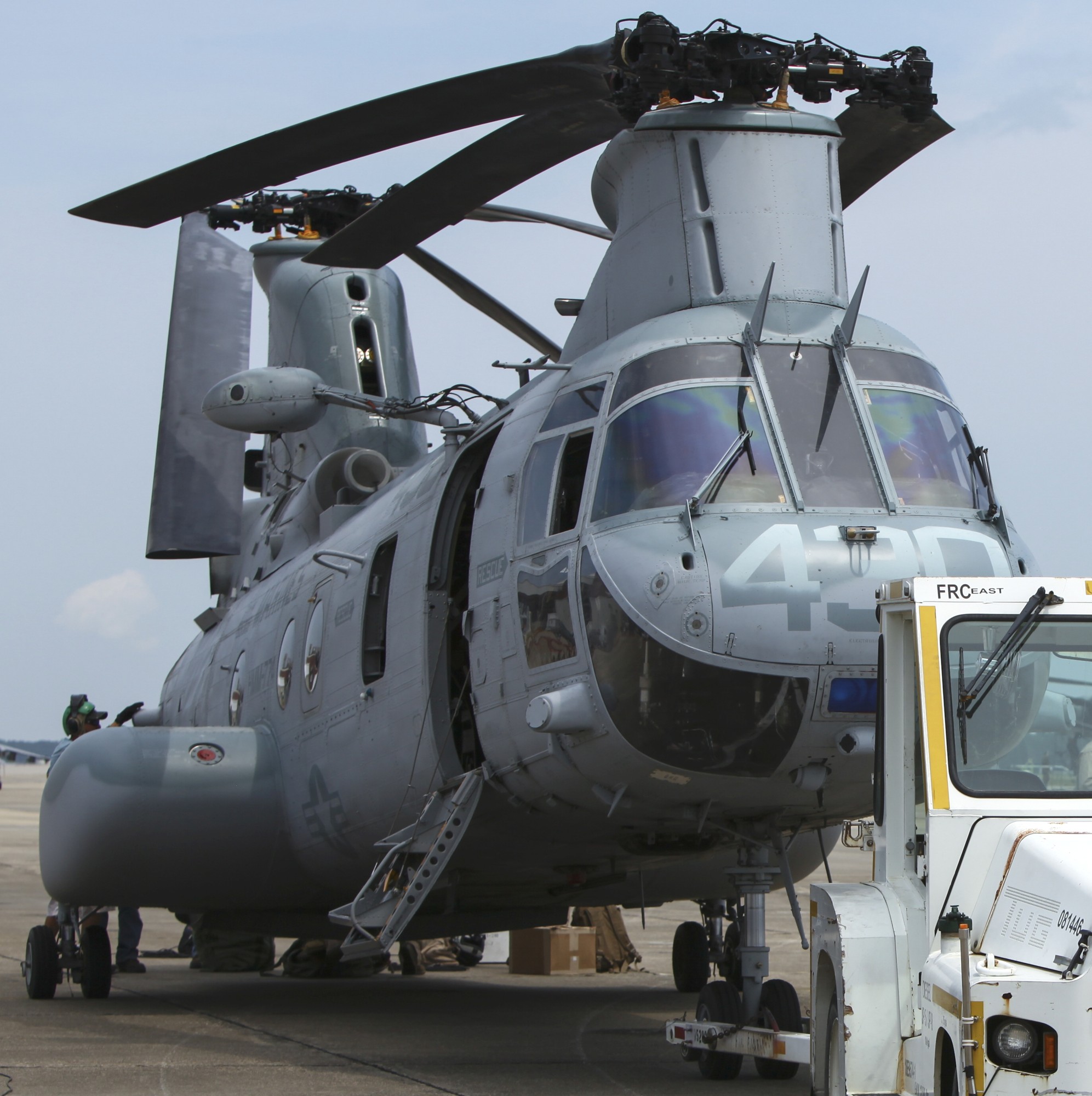 hmm-774 moonlight ch-46e sea knight marine medium helicopter squadron usmc 66