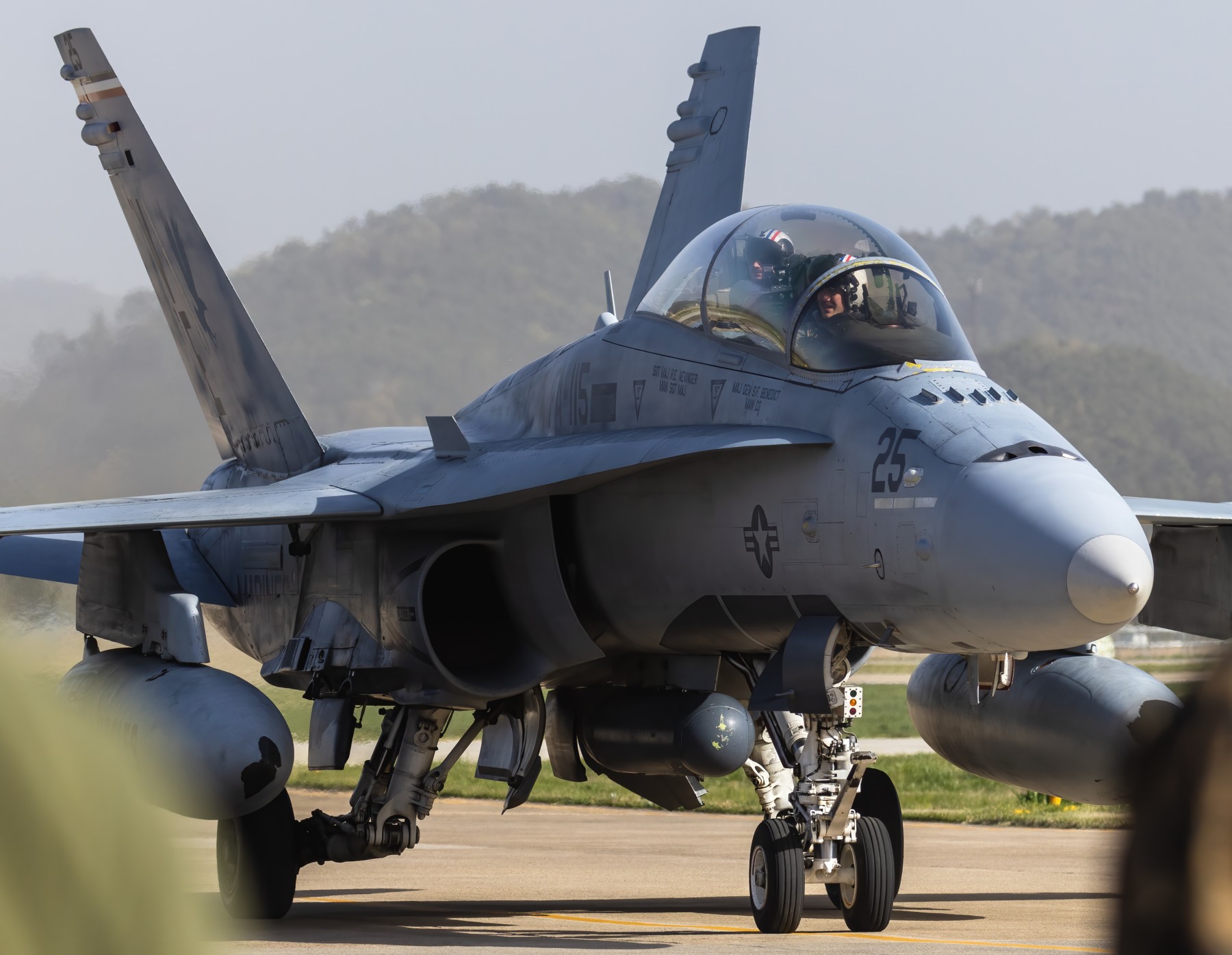 vmfa-115 silver eagles marine fighter attack squadron f/a-18d hornet kft gwangju air base korea 260