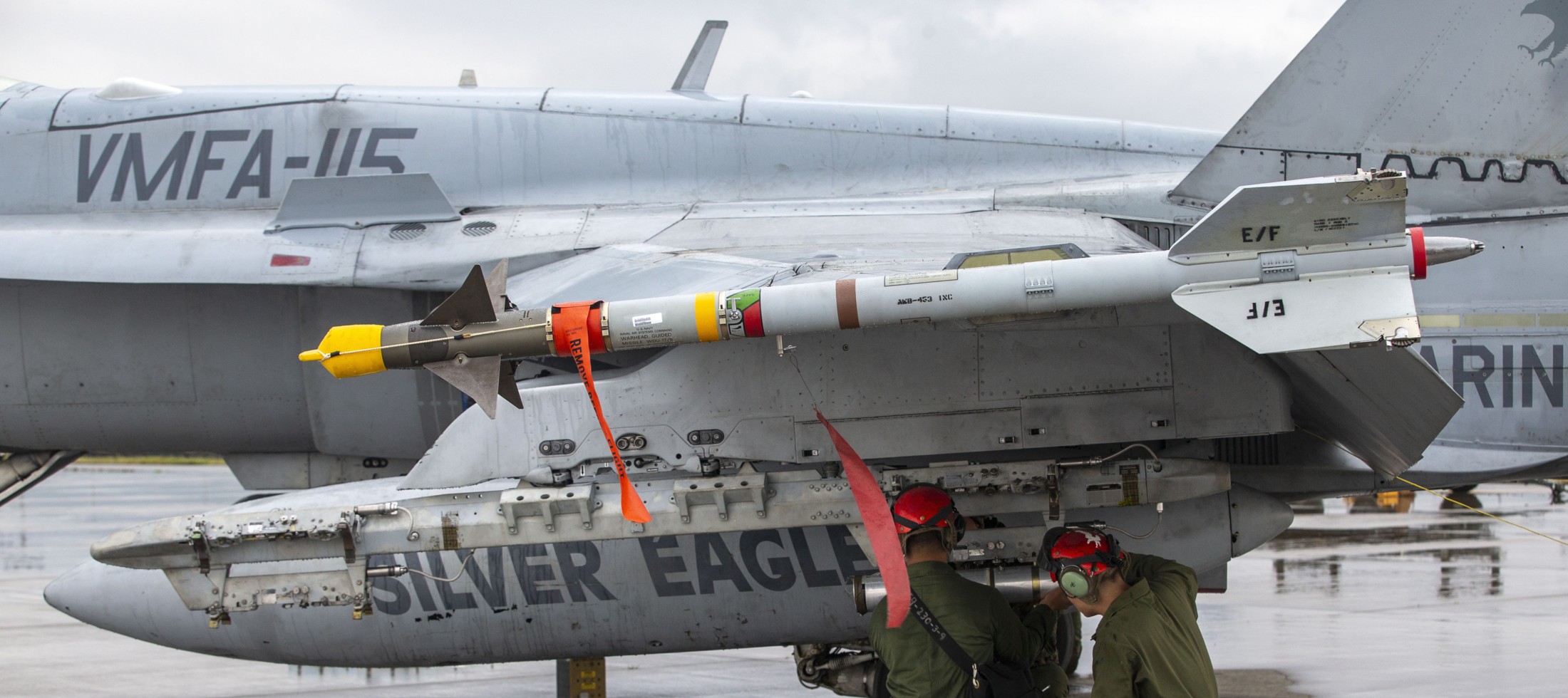 vmfa-115 silver eagles marine fighter attack squadron f/a-18c hornet aim-9 sidewinder missile 263