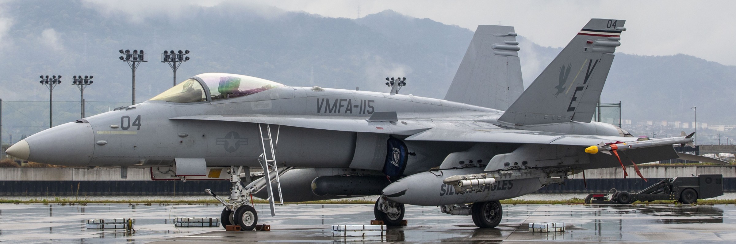 vmfa-115 silver eagles marine fighter attack squadron f/a-18c hornet 264