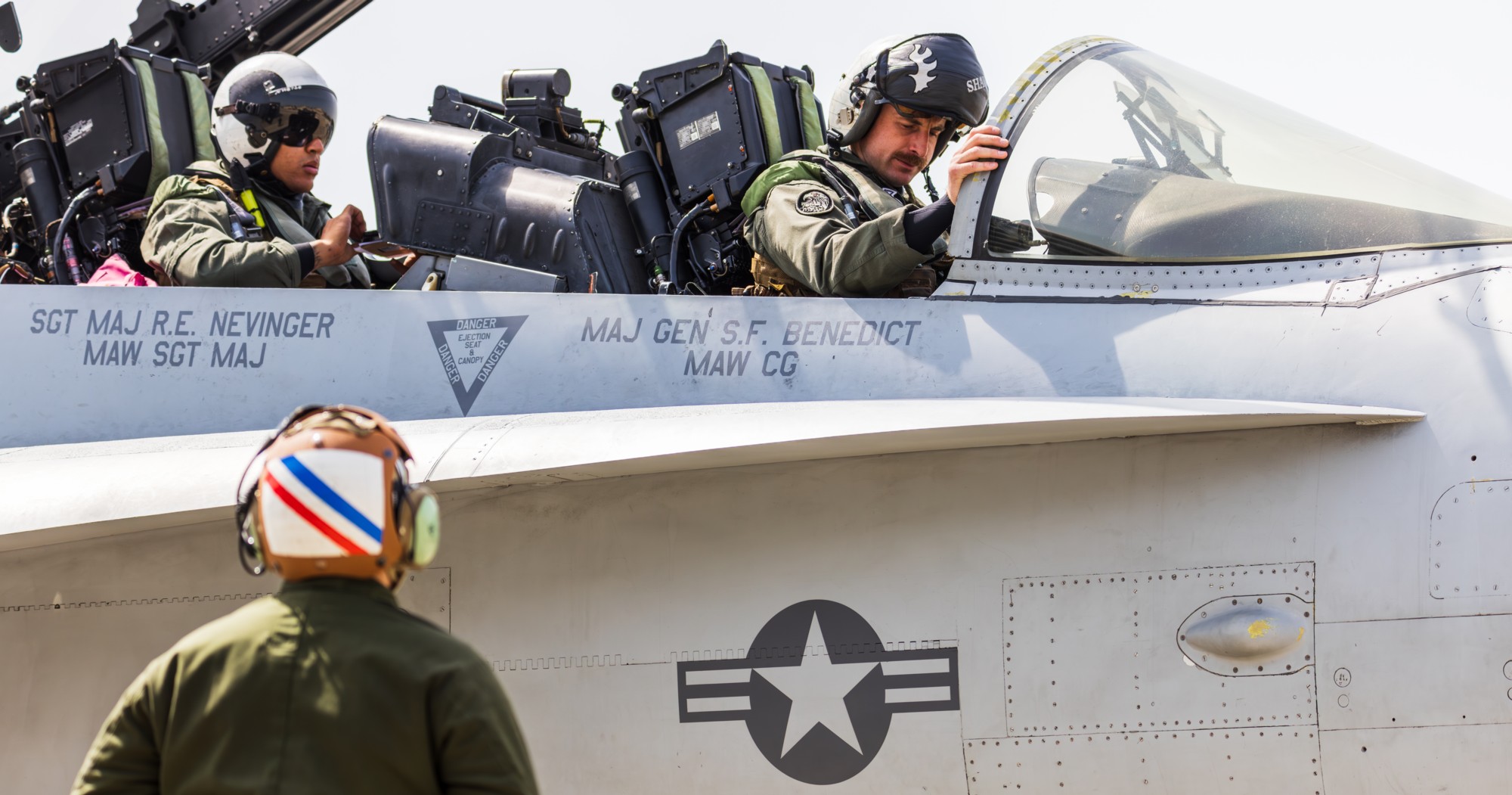 vmfa-115 silver eagles marine fighter attack squadron f/a-18d hornet cockpit 267