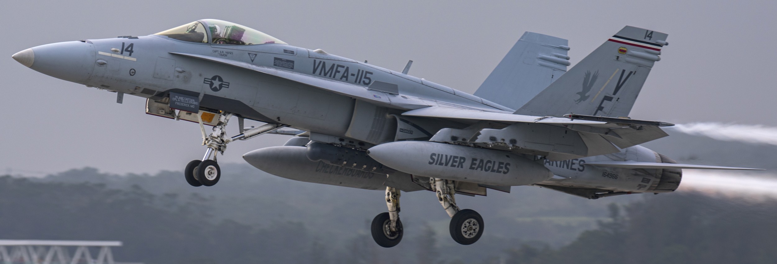 vmfa-115 silver eagles marine fighter attack squadron f/a-18c hornet kadena japan 288