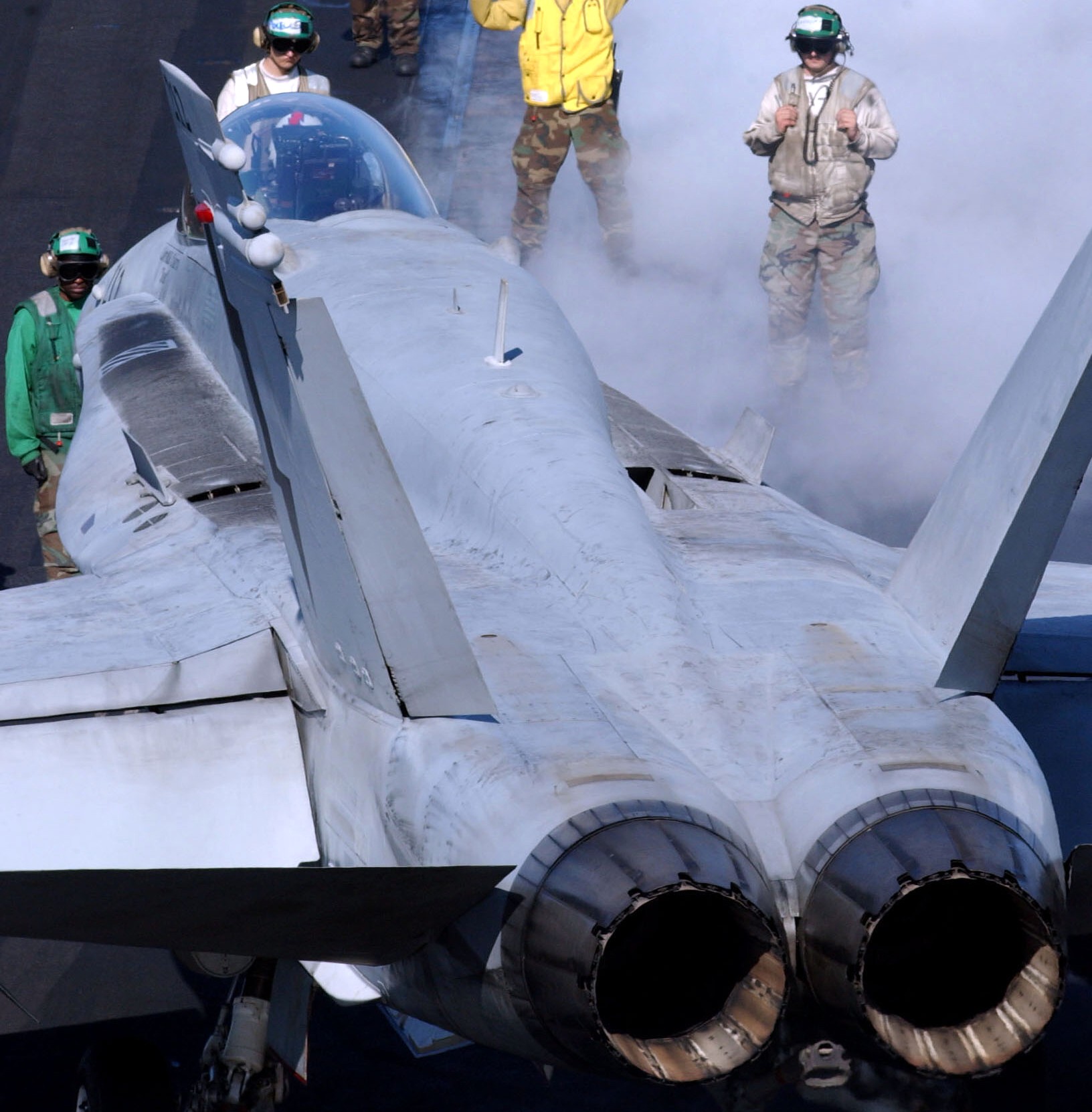 vmfa-251 thunderbolts marine fighter attack squadron f/a-18c hornet cvn-71 uss theodore roosevelt 171