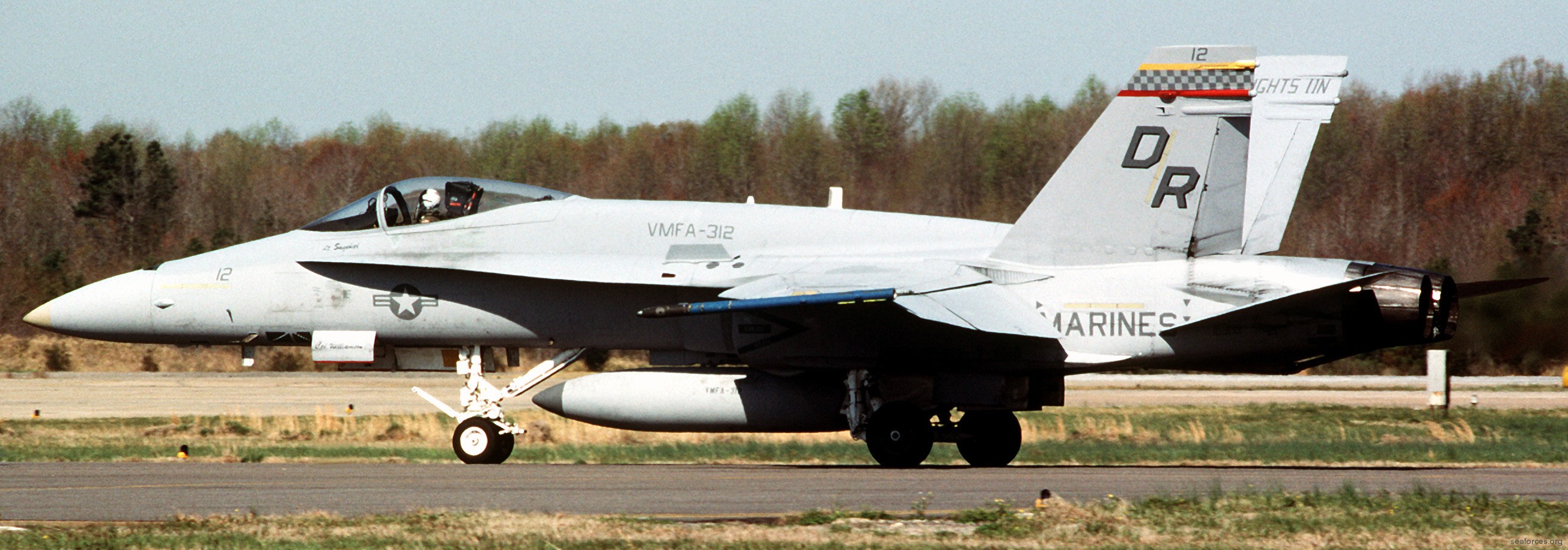 vmfa-312 checkerboards marine fighter attack squadron usmc f/a-18a hornet nas oceana virginia