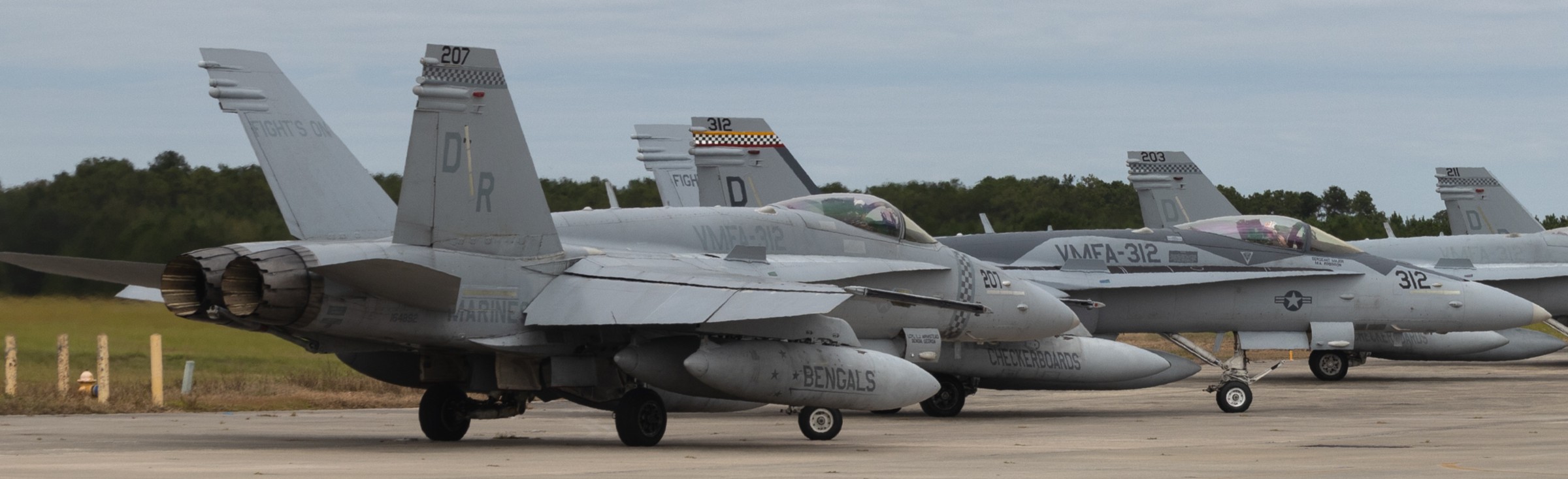 vmfa-312 checkerboards marine fighter attack squadron f/a-18c hornet mcas beaufort south carolina iwakuni 161