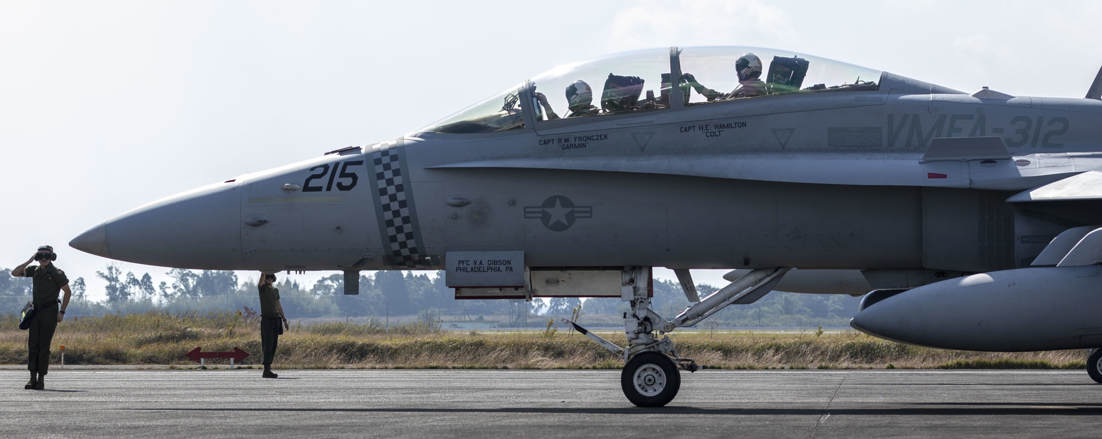 vmfa-312 checkerboards marine fighter attack squadron f/a-18d hornet nyutabaru air base japan 181