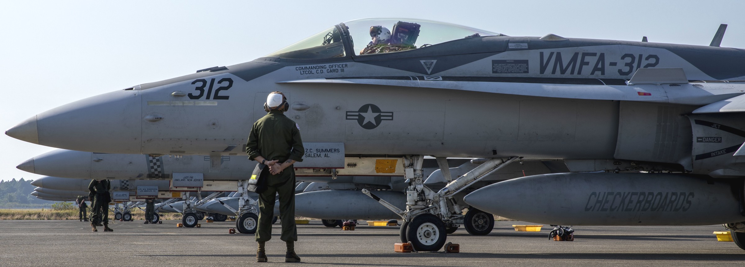 vmfa-312 checkerboards marine fighter attack squadron f/a-18c hornet exercise keen sword 2022 nyutabaru 185