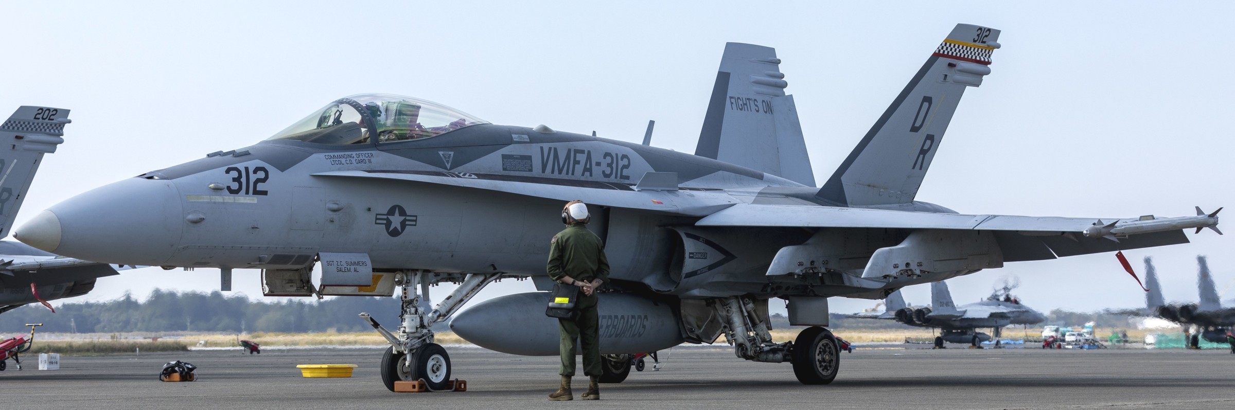 vmfa-312 checkerboards marine fighter attack squadron f/a-18c hornet exercise keen sword nyutabaru air base japan 186