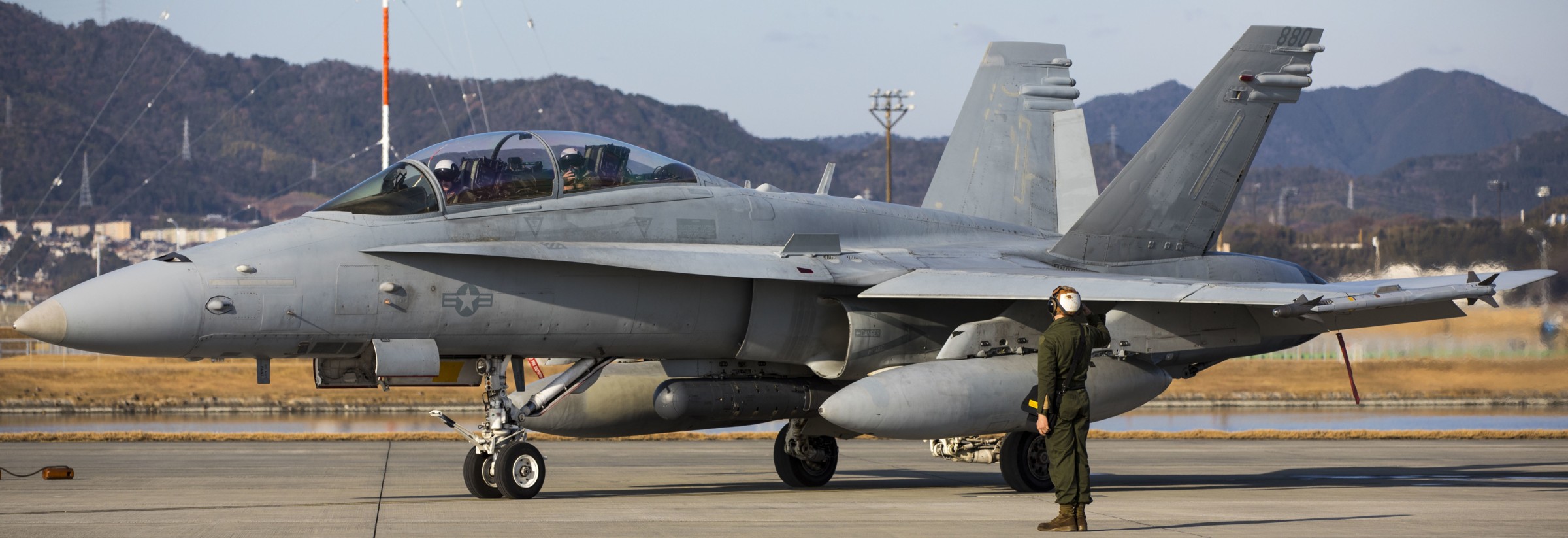 vmfa-312 checkerboards marine fighter attack squadron f/a-18d hornet mcas iwakuni japan 2023 190