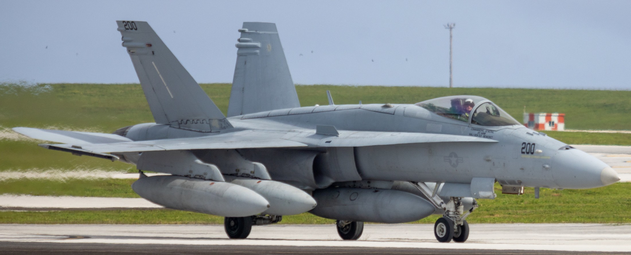 vmfa-312 checkerboards marine fighter attack squadron f/a-18c hornet 192